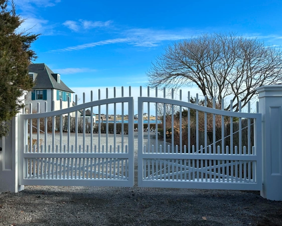 SP white gate